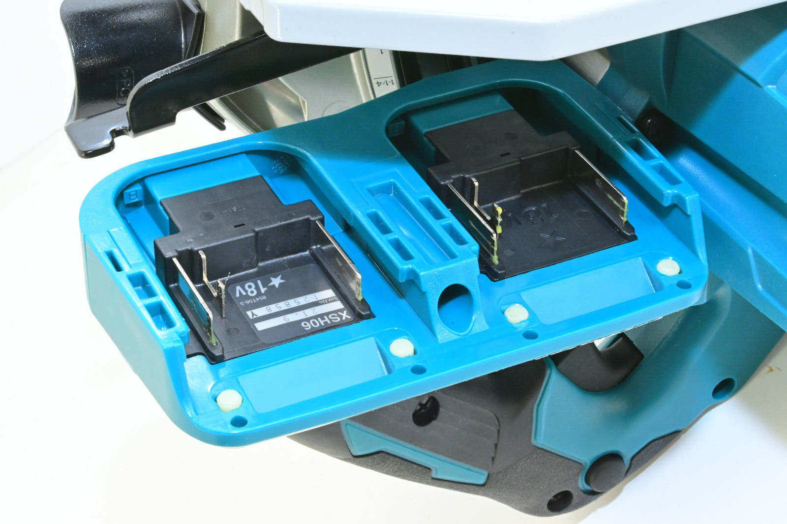 Makita XSH06 Circular Saw - Brushless - 7-1/4" - LXT 36V - 6000RPM - 2-5/8" Cap