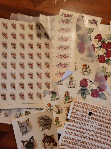 VINTAGE CERAMIC DECALS LOT OF HOLIDAYS -ANIMALS - FRUITS - FLORALS - SEA LIFE - Picture 16 of 23