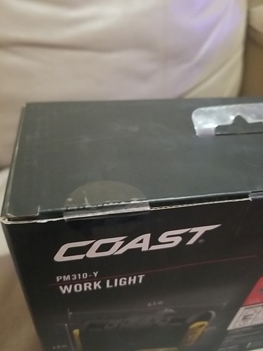 Coast - PM310-Y LED Work Light - 1000 Lumens Bright - Max Run Time 79 hr - NEW - Picture 3 of 4