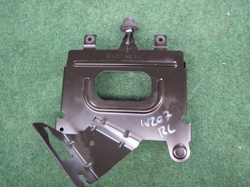 Original Mercedes-Benz W207 E-Klasse Halter von Motorsteuergerät A2075451340