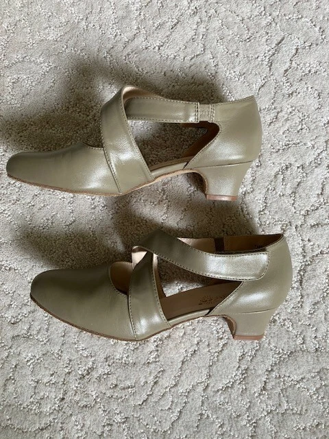 BEACON WOMEN S DANCE SHOES SIZE 7 1 2 LEATHER