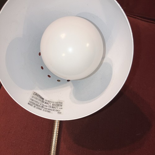 White Clip On Desk Light- Only Used Briefly - Picture 11 of 15