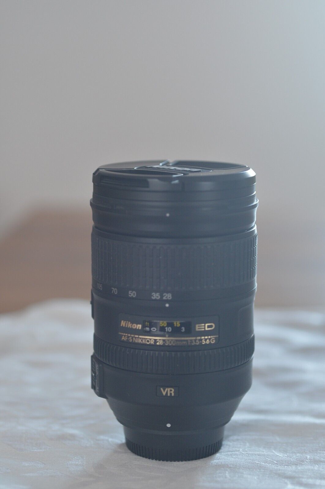 Nikon AF-S Nikkor 28-300mm f/3.5-5.6g ED VR