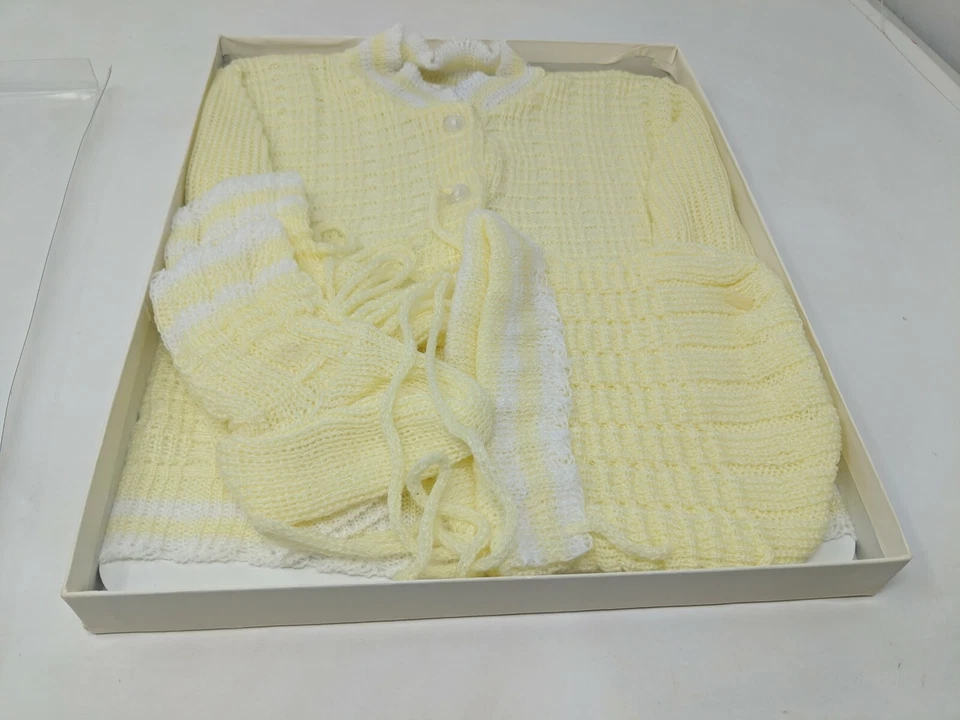 Cradle Knit Infant Baby Sweater Hat Bootie Set Yellow VTG 1970s 70s 80s 1980s - Image 4 of 4