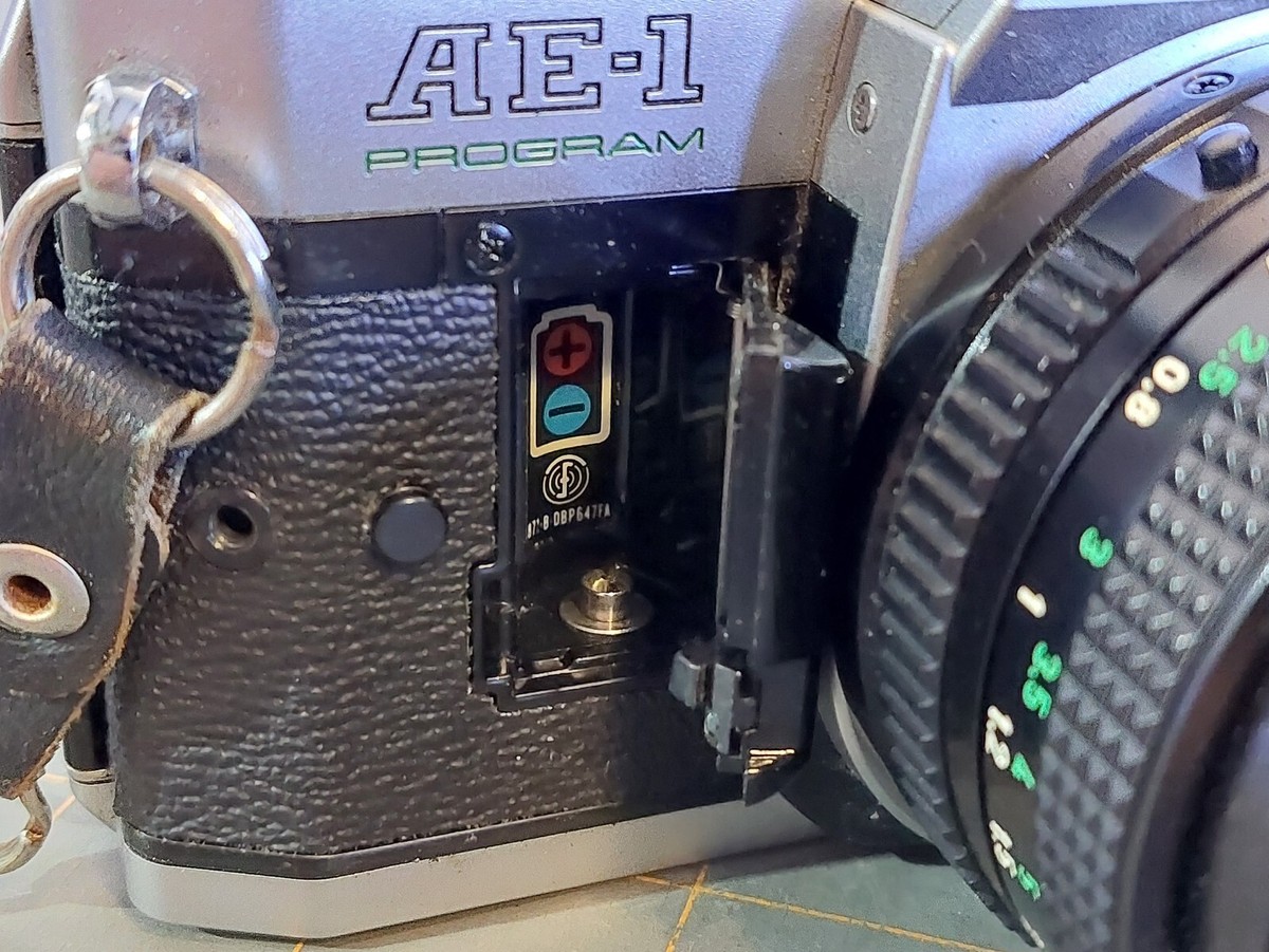 Canon AE-1+FD 50mm ストロボ付 収納ケース付 Canon AE-1+FD 50mm ストロボ付 収納ケース付 Canon AE-1
