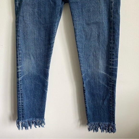 Levi’s Wedgie Icon Fit Denim Jeans • Med / Dark Wash • US 24 image 4