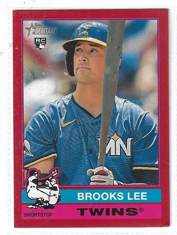 BROOKS LEE (MINNESOTA TWINS) - 2025 TOPPS HERITAGE "RED BORDER" PARALLEL RC #63