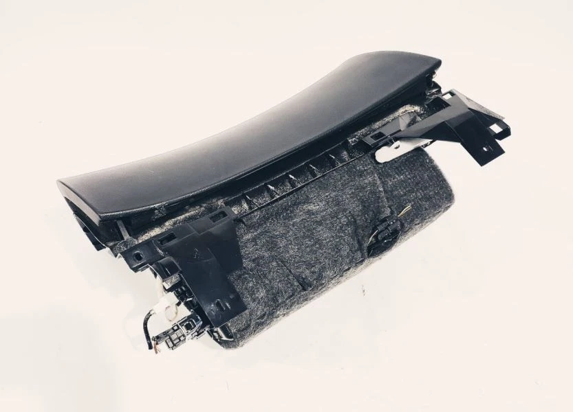 Mercedes-Benz S550 2010 conjunto de guantera OEM con cable de interfaz 22168004889 Foto 3 de 4