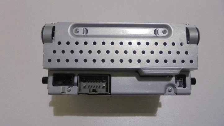 VOLVO V70 II SW Musik-Player mit GPS 31210433AB 2.4 Diesel 120kw 2008 22675849 - Bild 2 von 4