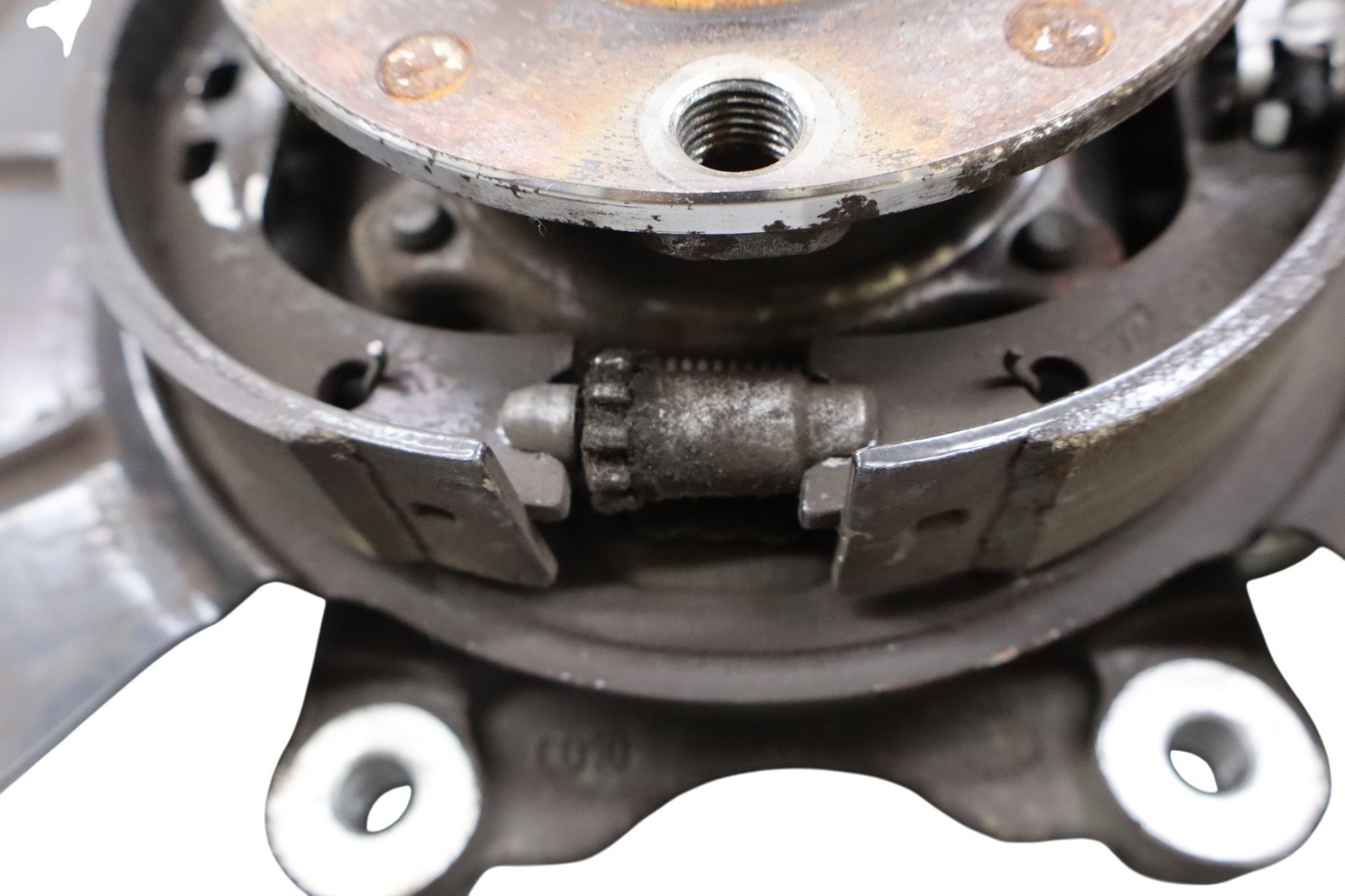 14-17 Maserati Ghibli Rear Right Passenger Spindle Knuckle Hub 670006805 Oem