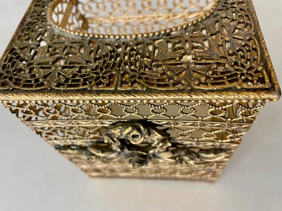Vintage Hollywood Regency Filigree Gold Metal Tissue Box Cover MCM Ormolu - Image 4 of 4