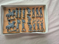 Vintage A.C. Gilbert Lead Soldiers Lot 16 WWI Doughboys British Guardsmen Horse