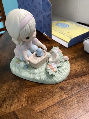 Precious Moments  It Only Takes A Moment To Show You Care'' Figurine + Box 2007