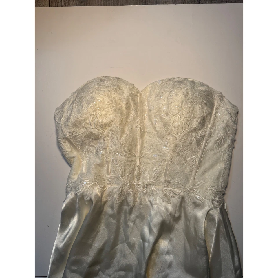 Vestido formal DB Studio marfil sin tirantes de encaje satinado para mujer talla 6 Foto 2 de 4