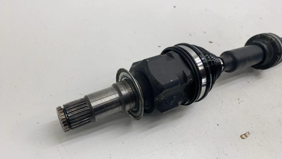 ⭕ 2023 2024 Toyota Prius Front Passenger Side CV Axle Shaft Halfshaft Right FWD Foto 3 de 4