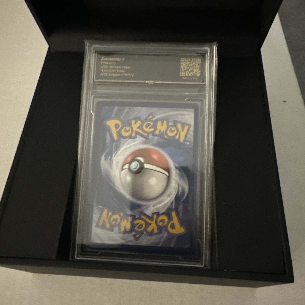 Pokémon TCG Brilliant Stars Zamazenta V #105 Holo PCG Graded