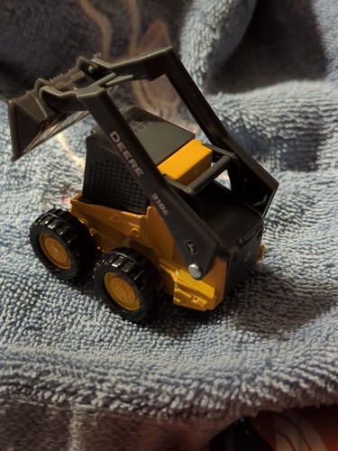 RUGGED & FUN DEERE 318E MODEL EXCAVATOR EXCELLENT COLOR SCHEME 1:64 SCALE ERTL - Picture 12 of 15