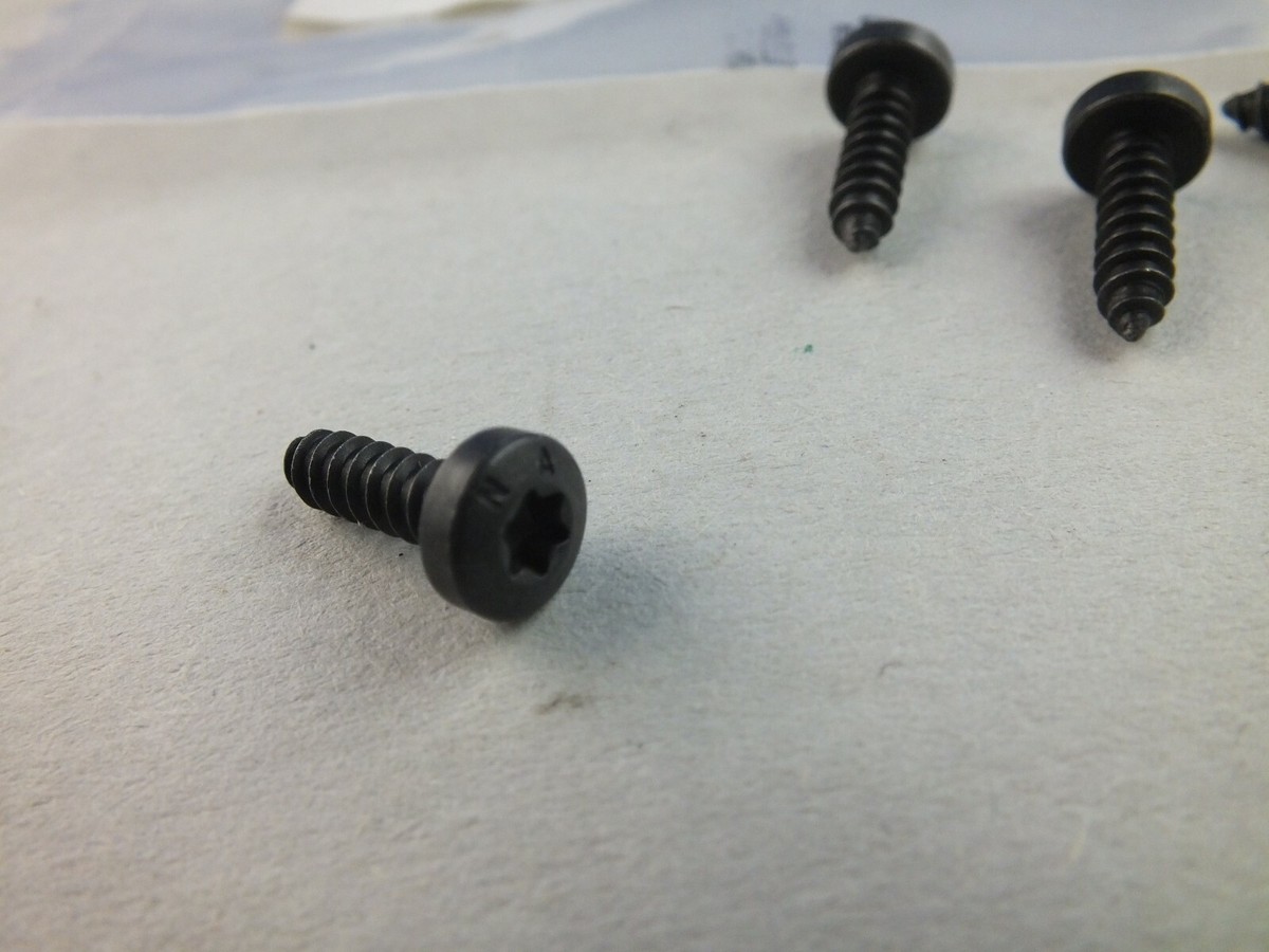 4x ORIGINAL Mercedes Befestigung Schrauben Blechschrauben  