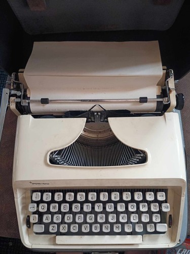 Sperry Rand Typewriter Remington Ten-Forty in carrying case - 第 2/4 張圖片