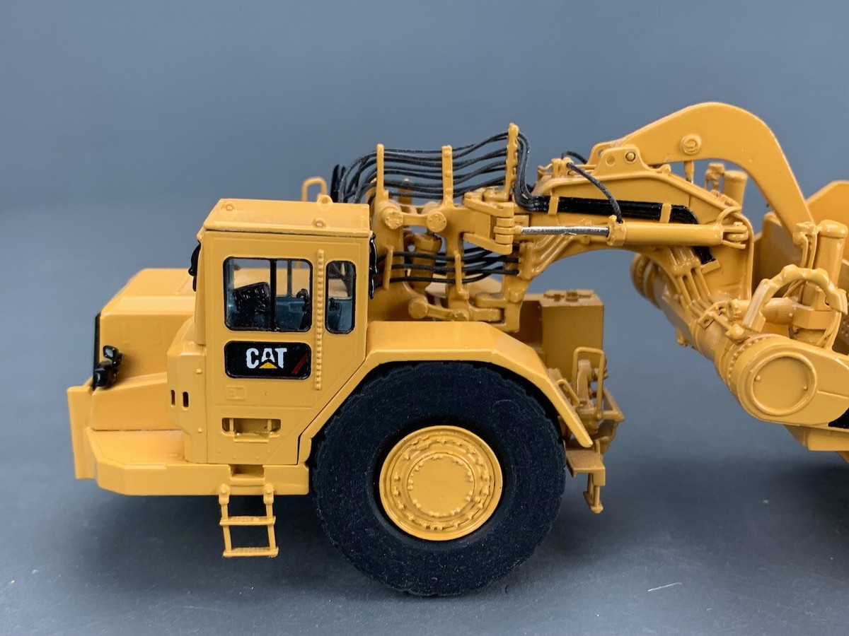 1:87 Classic Construction Models Brass Cat 657G Scraper Yellow