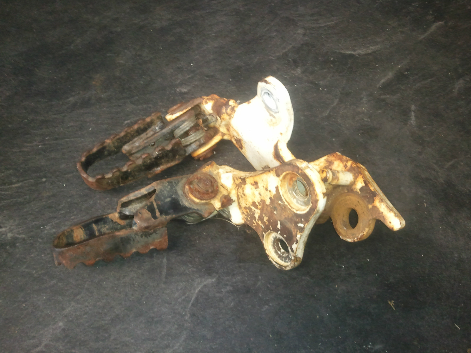 8799 Honda Foot Pegs Left & Right 50615GN1000Z or 50624GN1000ZB