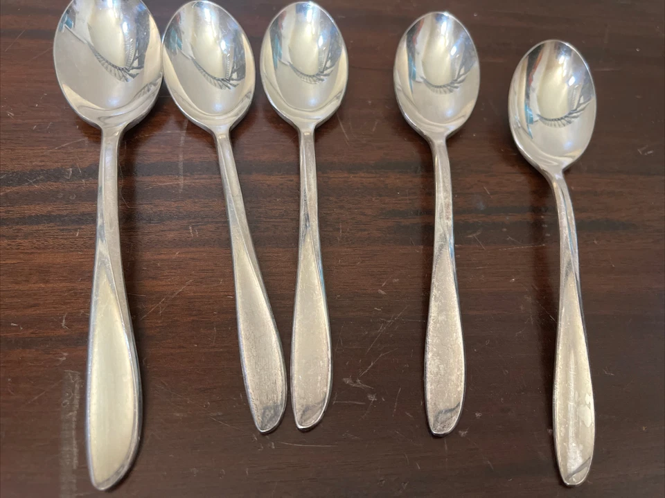 9 Holmes & Edwards Dinner Spoon Inlaid IS Deep Silver - Image 4 of 4