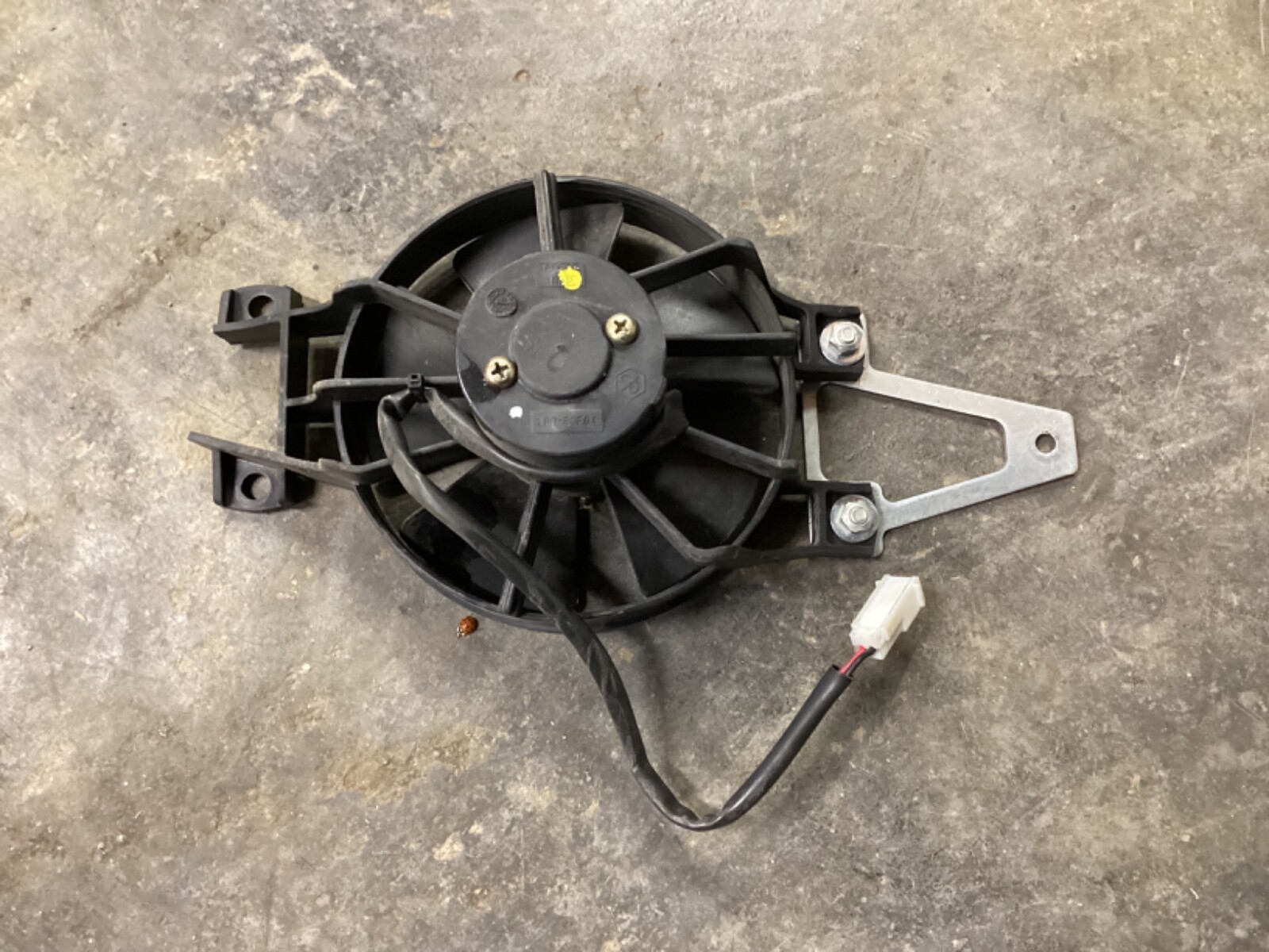 PIAGGIO BV 250 scooter RADIATOR COOLING FAN part # 621030 / 58211R