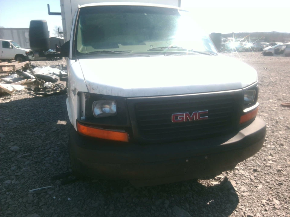 Condenser GMC VAN SAVANA 3500 03 04 05 06 07 08 09 10 11 12 13 14 15 16 17 18 — 第 2/4 张图片