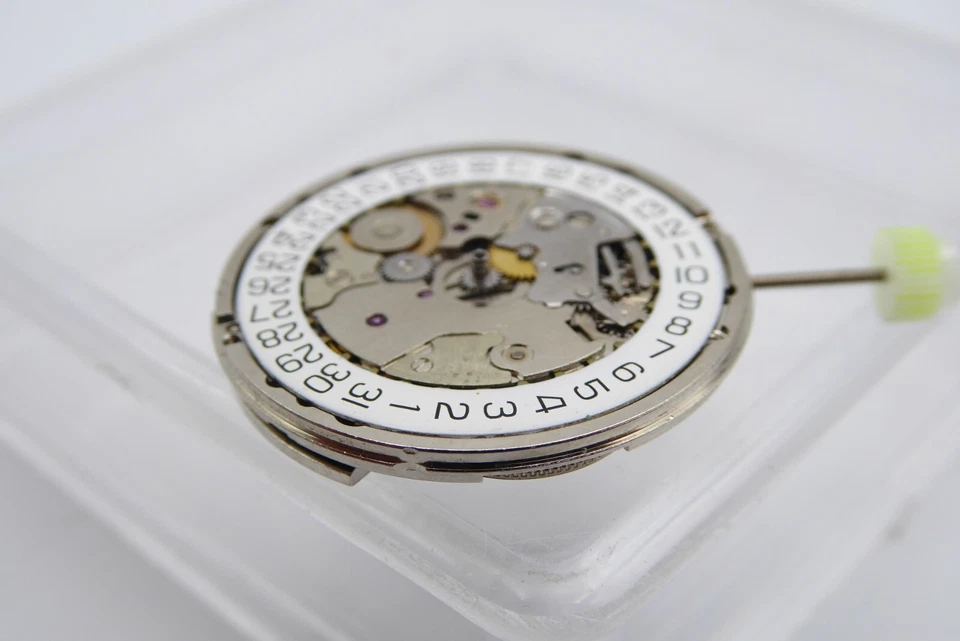 Raymond Weil Swiss Automatic movement cal. ETA2892-2 - Image 2 of 4