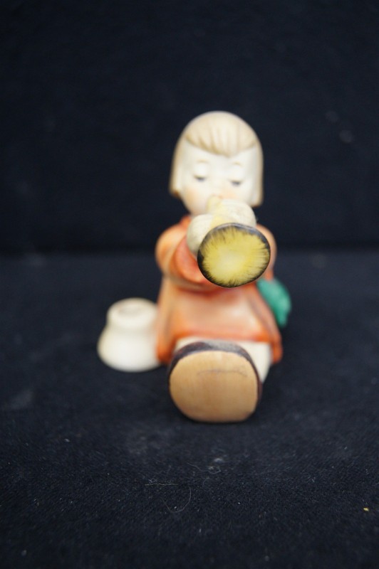 HUMMEL GOEBEL Porcelain Figurine #I/40/0 Joyous News Angel 2.5" TMK-6