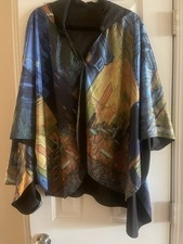 Raincaper Van Gogh Reversible Hooded Rain Cape Magnetic Sleeve 2 Button Neck OS