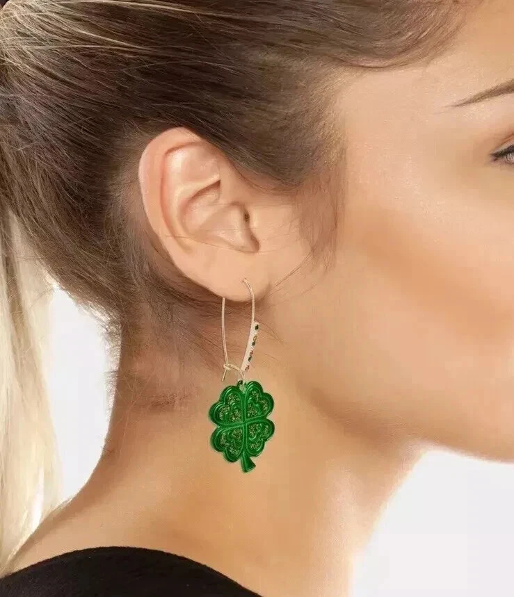 Betsey Johnson Trébol Pendientes Colgantes Cuatro Hojas Trébol Verde Corazón Disfraz NUEVO Foto 2 de 4