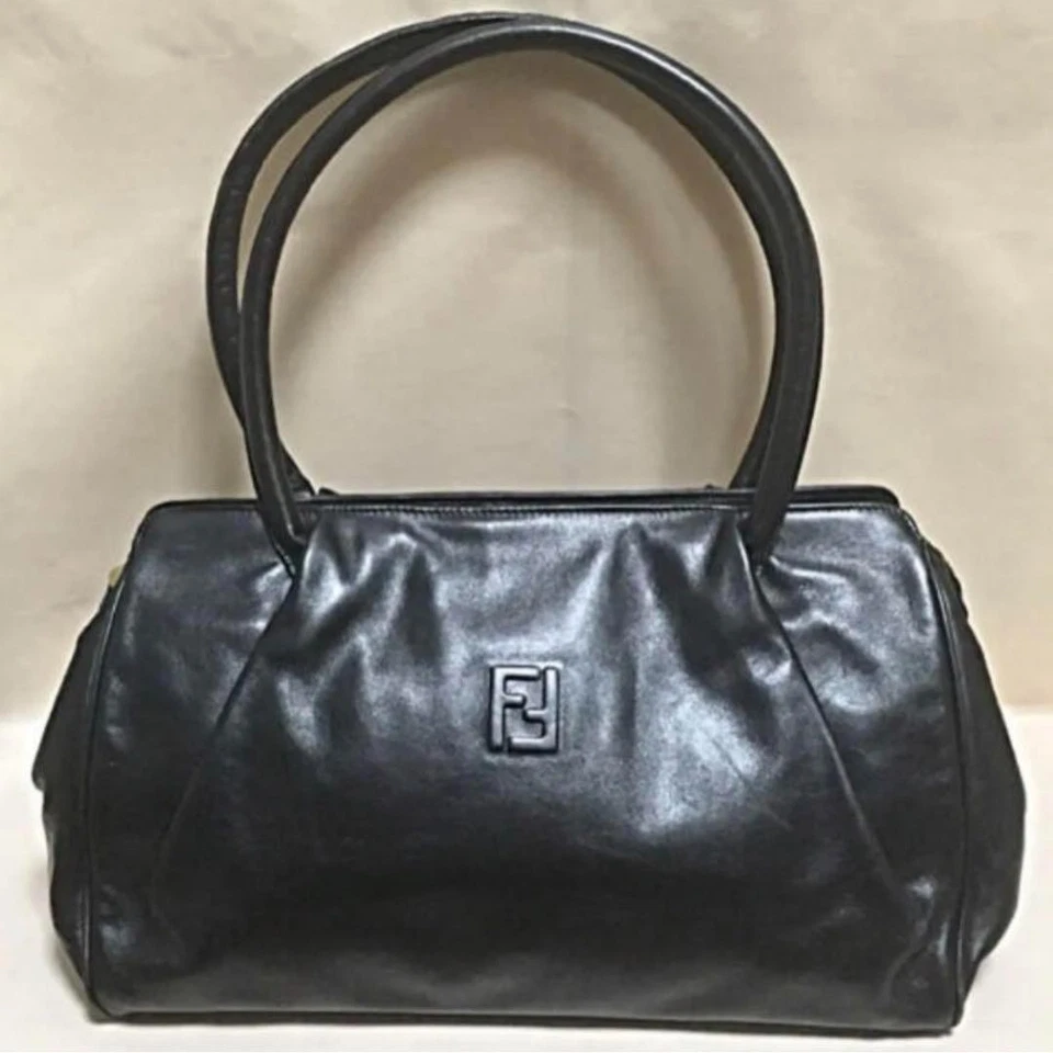 Bolso de Mano de Hombro con Flecos FENDI Cuero Logo Cremallera Color Negro Artículos de Moda Mujeres Foto 4 de 4