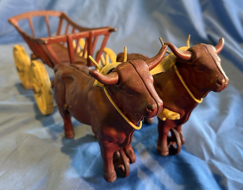 Scarce 14” HUBLEY / DENT CAST IRON HAY CART w/ Oxen On Wheels w/ Original Yokes