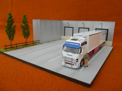 WSI TEKNO CONRAD DIORAMA 1/50 Laderampen 3 Lastwagen 40X38X14 CM NEU