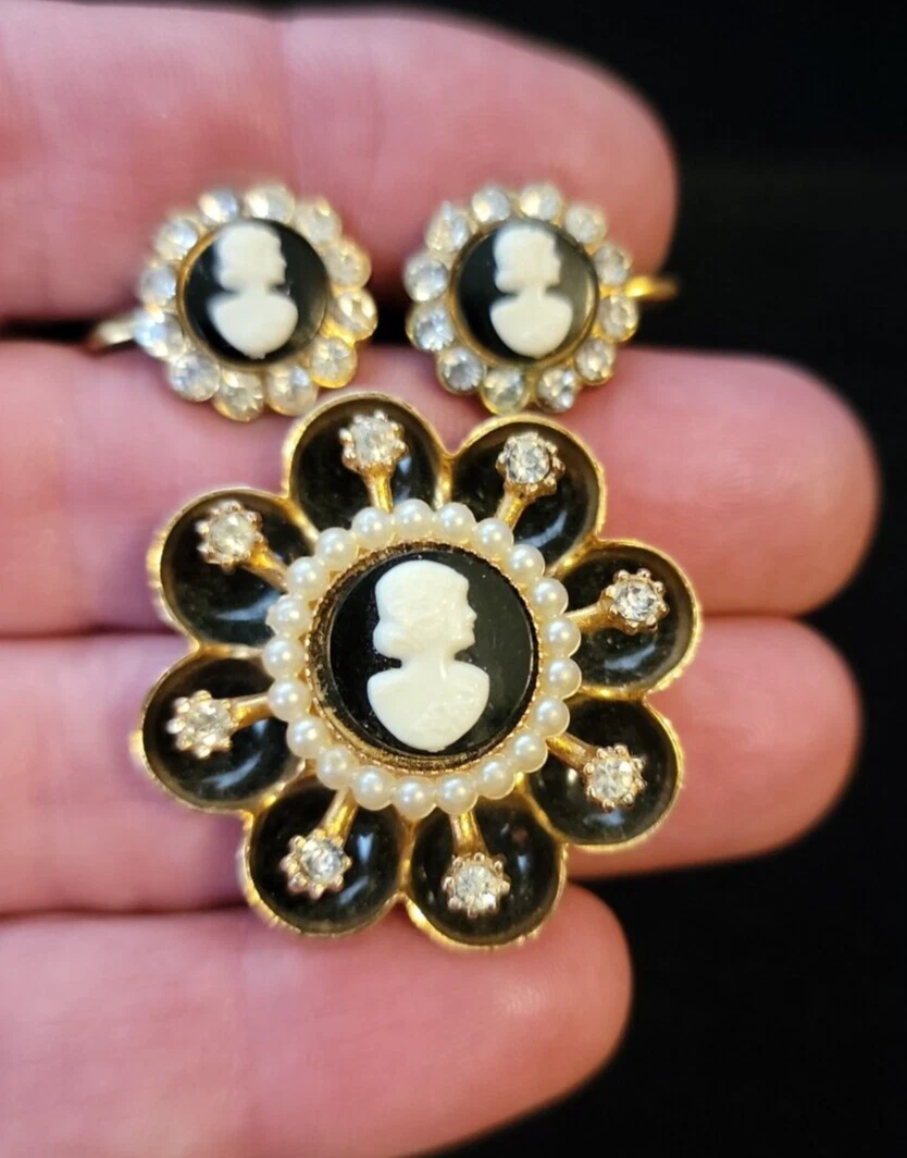 Pin on Victorian jet jewelry