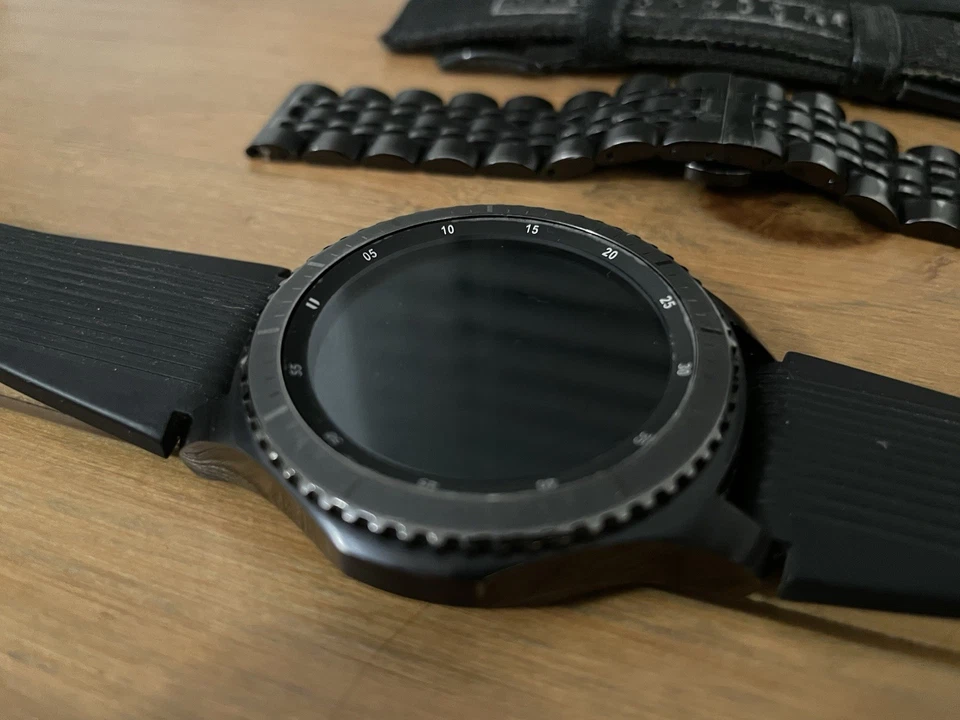 Samsung Gear S3 Frontier 46mm Stainless Steel Case W/ Extra Wrist Bands - Image 3 of 4