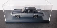 1:43 NEO Lincoln towncar blau/silber limitiert American excellence