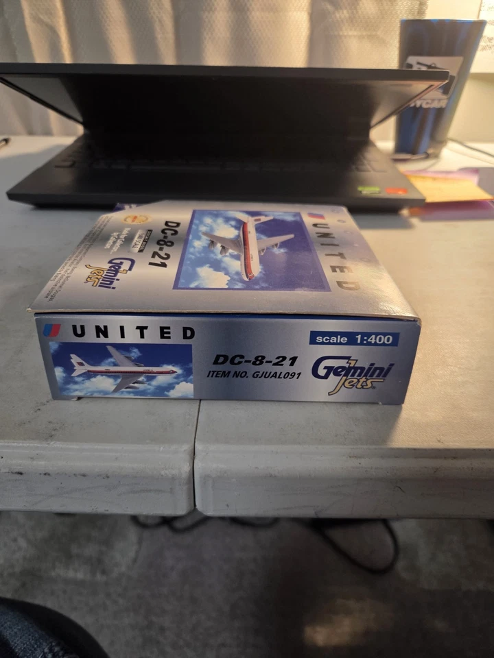 Gemini Jets United Airlines DC8-21 escala 1:400 - Imagem 3 de 4