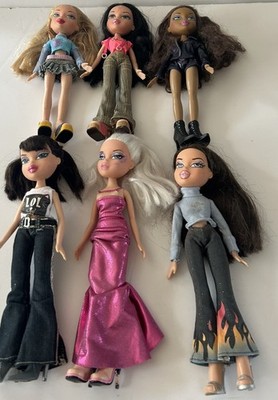 Bratz Puppen Konvolut x6 gemischt Vintage 2000er bekleidet Kleidung Schuhe Sammler