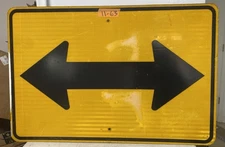 Authentic Road Street Traffic Sign Double Arrow 24"x36". Lot 11-63