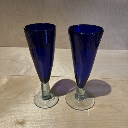 Mexikanische mundgeblasene Glas Sektgläser Flöten Kobaltblau 9".