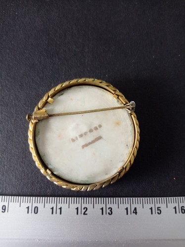 Antiguo Broche Porcelana Escena Romántico - REF10994J - Imagen 2 de 2