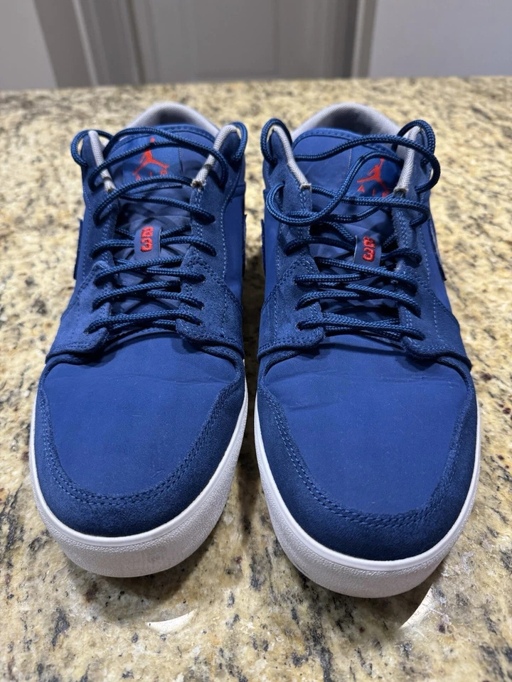 Jordan V. 2 Estampado Elefante Bajo Azul Verdadero 11.5 Foto 2 de 4