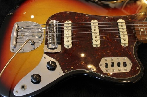 Used 2006 Fender Custom Shop BASS-6 Sunburst 30" Short Scale SSS 4.3kg W/HSC - Picture 8 of 12