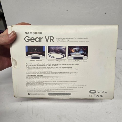 Samsung Gear VR SM-R323 Oculus Meta Quest Compatible w/Galaxy S24+ S7 & GS24+ - Picture 18 of 20