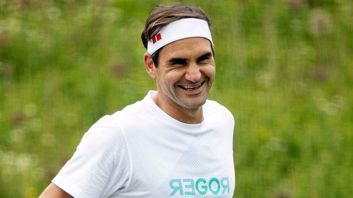 Polo Roger Federer Uniqlo Wimbledon 2021 - Taille M - Blanc à Col Avec Ailerons - Édition Limitée