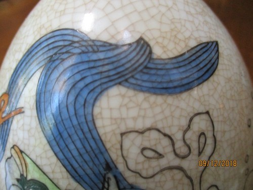 RARE ANTIQUE ARTISTICALLY CRAFTED 9" X 5 1/2" SATSUMA 'KOI FISH' PORCELAIN EGG - Picture 10 of 18
