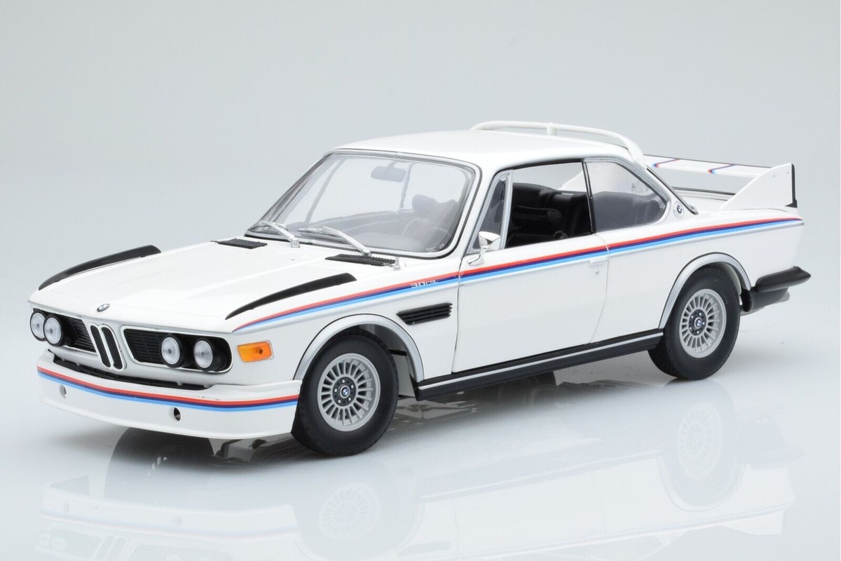 ミニカー MINICHAMPS BMW 3.5 CSL 1:18 Amazon.com: Minichamps 1973 3.0 CSL Black with Red and Blue