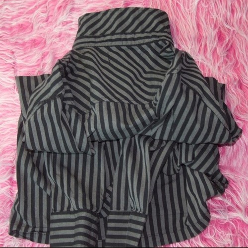 Boy's Grey with Black Stripe Long Sleeve Polo Top Boy's Size: Large (14/18) - Picture 3 of 4